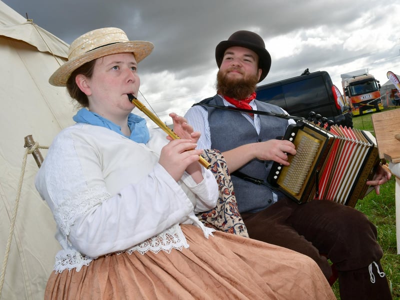 Megan Wisdom and Mossy Christian playing traditional music