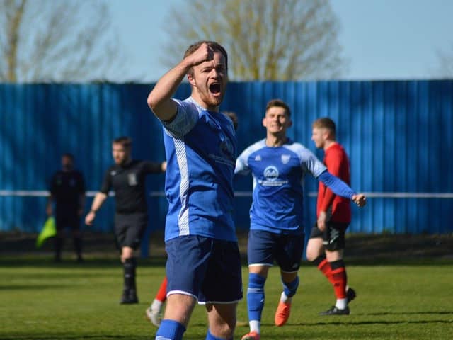 Fraser Bayliss scored against Kimberley MW - photo (c) Joshua Hallam