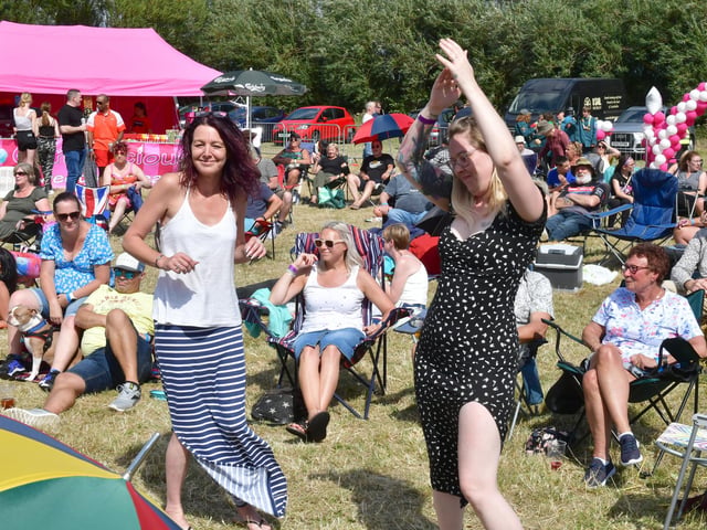 Clare Watts and Katie Reilly enjoying the music.