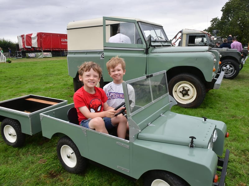 Vintage Tractor Drive in the main ring. L-R George Gidney 5 and Oscar Bayliss 5