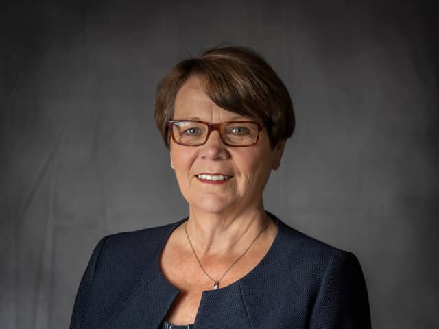 Coun mrs Wendy Bowkett