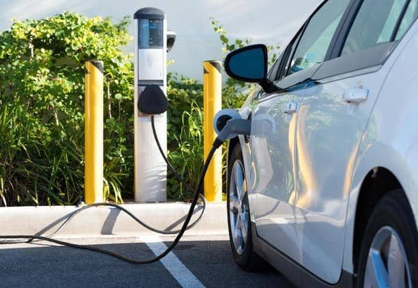 More than 100 new electric vehicle charging points are being installed in Lincolnshire.