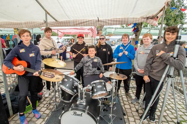 Students and staff from Banovallum music department.