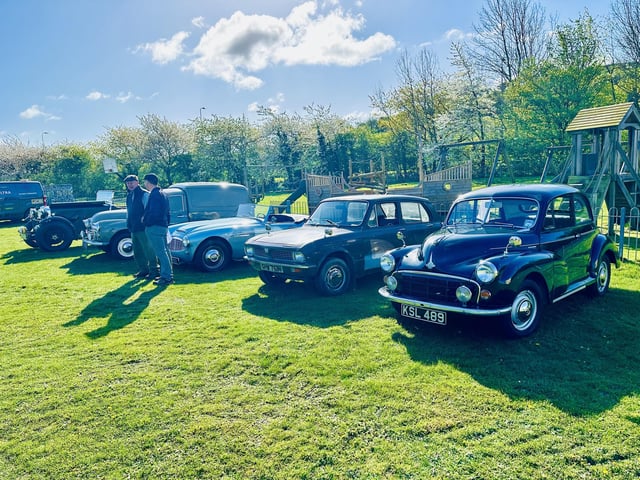 12 classic cars joined the run too