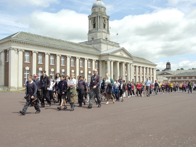 Making their start on the Macmillan Mile.