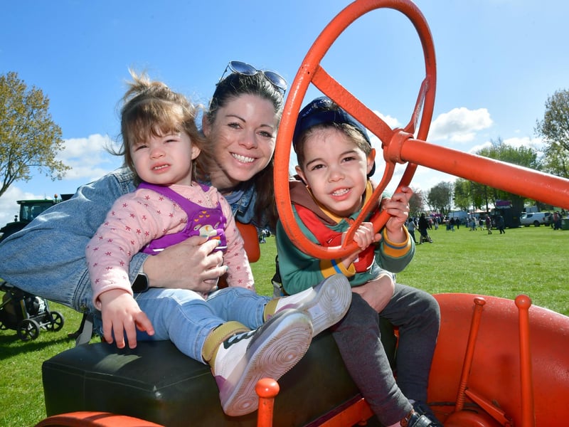 Emily Sarbu with Oliver Sarbu 3 and Isobel Sarbu 1