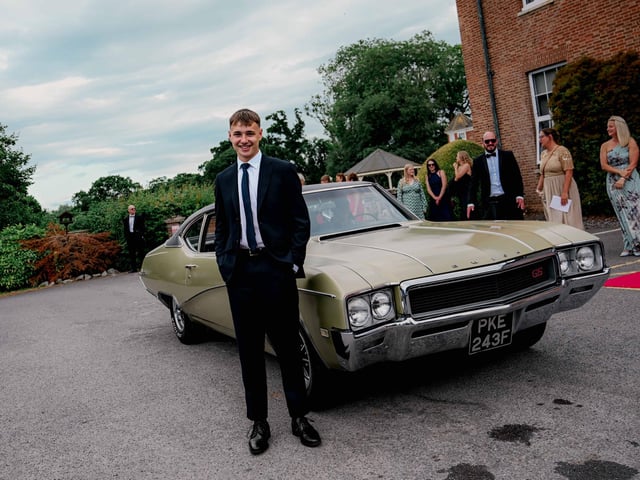 A classic Prom arrival.