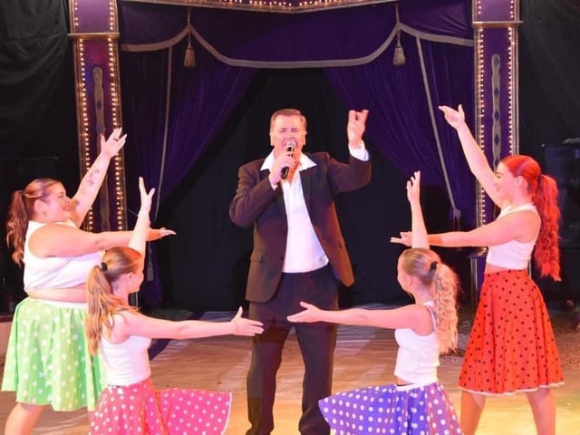 Doug Smith entertaining at the Big Night 0ut.
