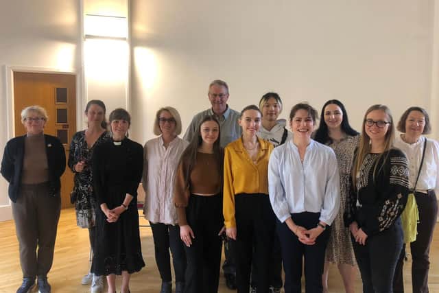 MP Victoria Atkins meets Ukrainian refugees.