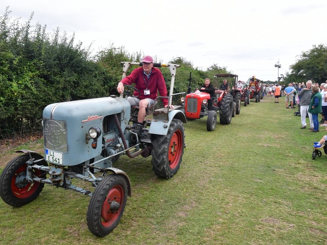 Vintage Tractor Drive heads for the main ring.