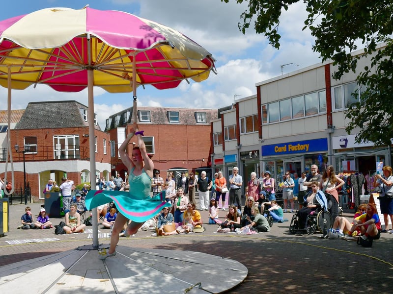 Everywhere's a Beach by Hikapee, performance in Riverside Centre