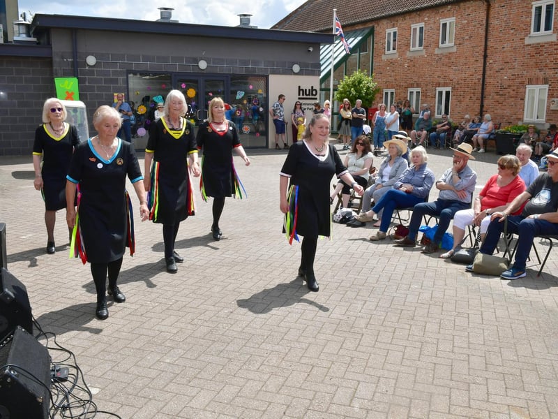 A Right Song and Dance (Live Folk Music) on Navigation Yard