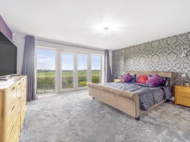 The principal bedroom.