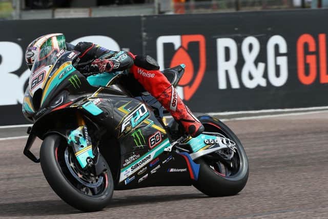 Peter Hickman in action at Thruxton. Photo by Dave Yeomans.
