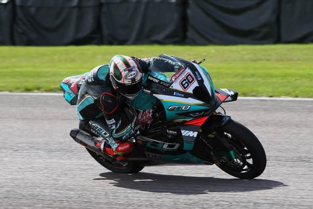 Peter Hickman at Thruxton. Photo by Dave Yeomans.