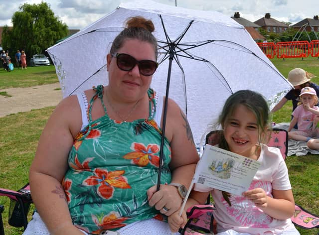 Bailey (6) and Emily Roberts