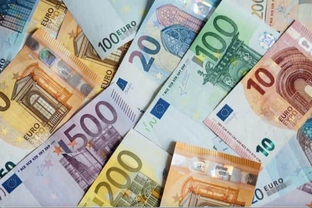 Advantages of trading in the foreign currency include high leverage