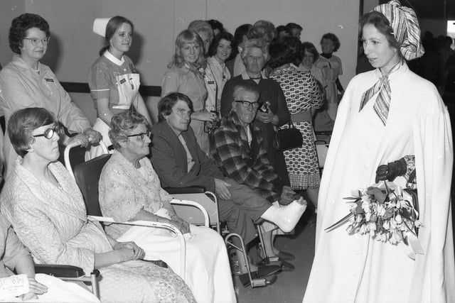 During her tour, the Princess spoke with numerous patients of all ages.