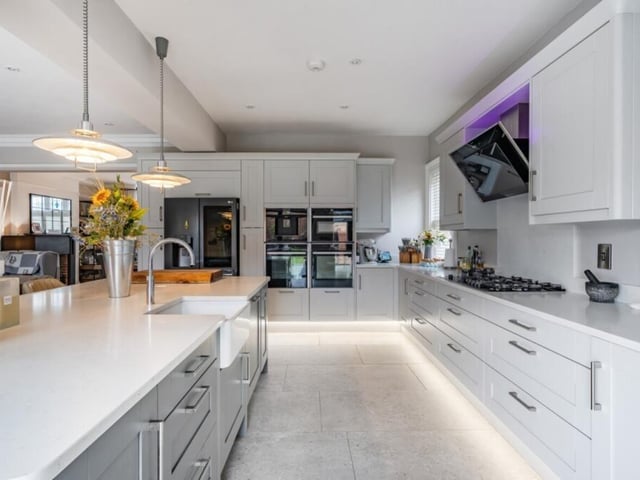 Another angle on the kitchen.
