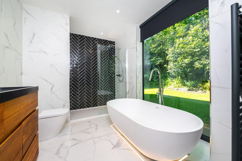 ... and its en suite facilities.