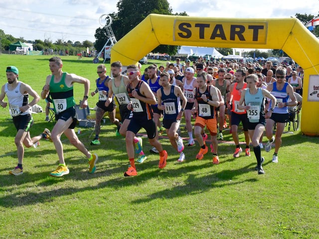 Start of the 10 mile road race.