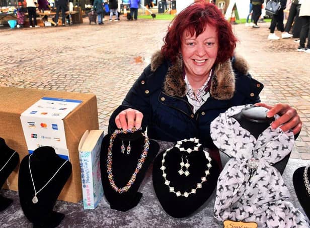 Trader Curly Nook Jewellery