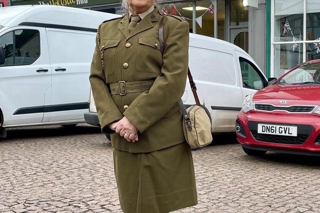 1940s dress was the order of the day.