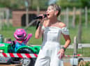 Singer Sharna entertains at Wolds Wildlife Park.