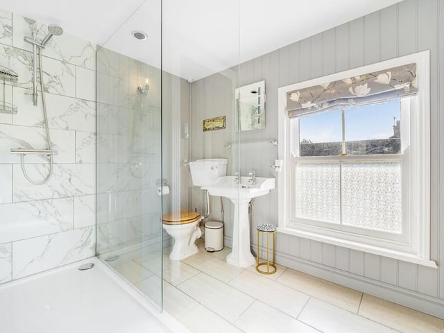 The shower room.
