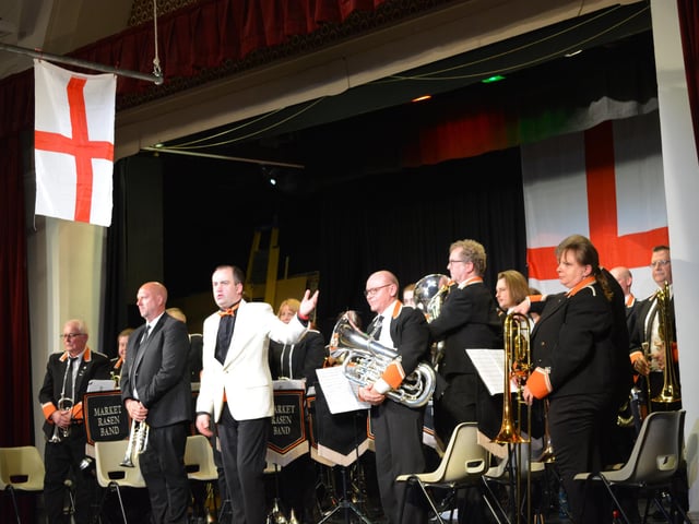 Musical director Ian Knapton led the band music