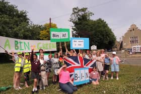 William Alvey School pupils campaigning for a bin to help stop littering on Gregson Green.