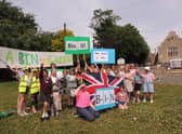 William Alvey School pupils campaigning for a bin to help stop littering on Gregson Green.
