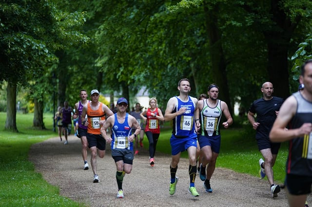 Lee Vickers at the Normanby Hall 10k. Photo: Keith Lindley.