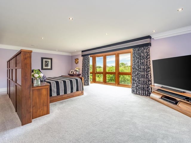 The principal bedroom.