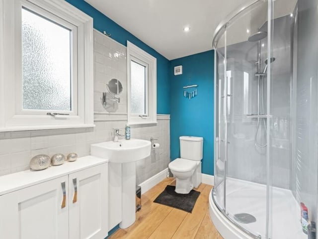 ... its en suite.
