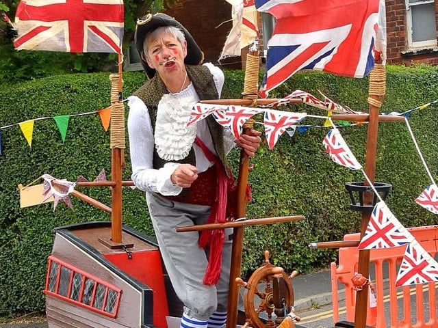 We're not too sure what this contraption is, but let's call it HMS Vintage On Sea because it made quite an impression at the festival.