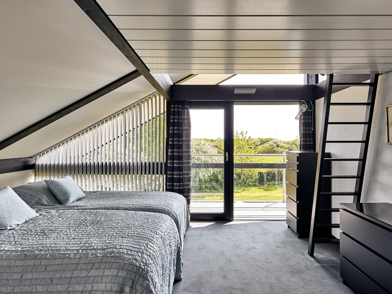 The other upstairs bedroom.