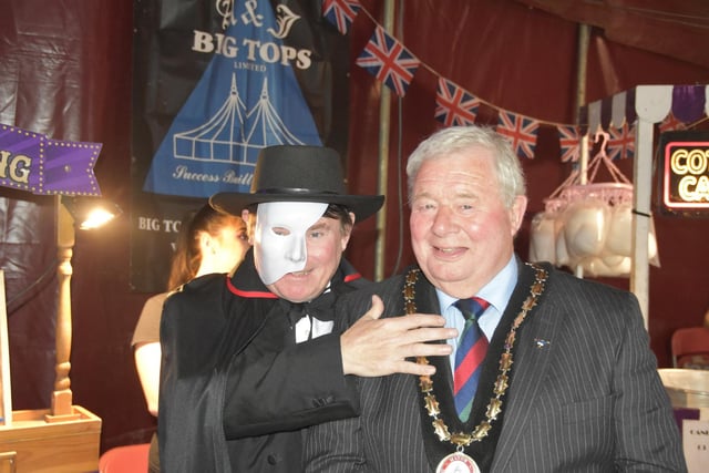 Mayor of Skegness Coun Pete Parry preparing for the spotlight with local singer Kriss Alucard.