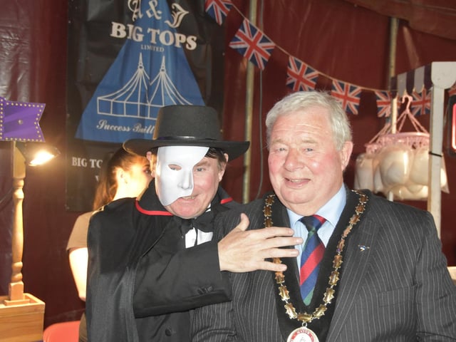 Mayor of Skegness Coun Pete Parry preparing for the spotlight with local singer Kriss Alucard.