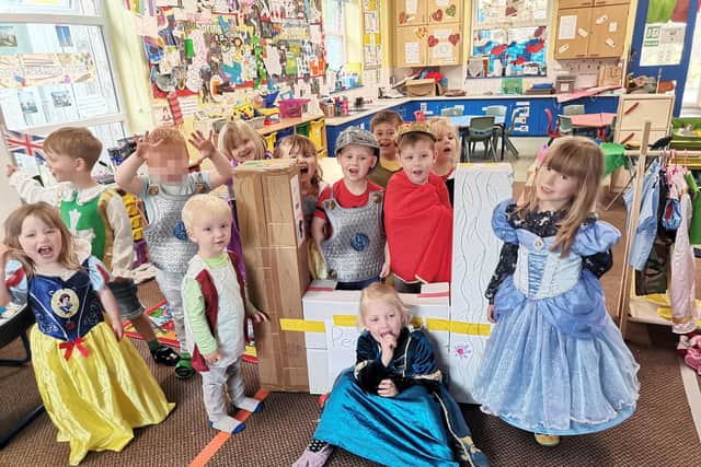 Right royal dress up