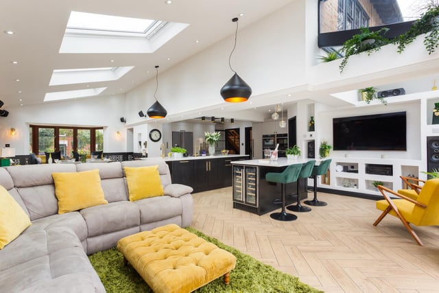 The open plan kitchen/dining room.