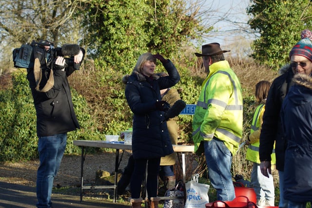 Race lead Ron Folgate welcomed the local news crew to this year's event