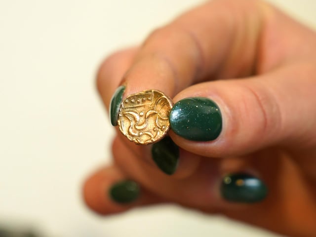 A close up of the gold stater showing its rare five dots. Photo: David Duggleby