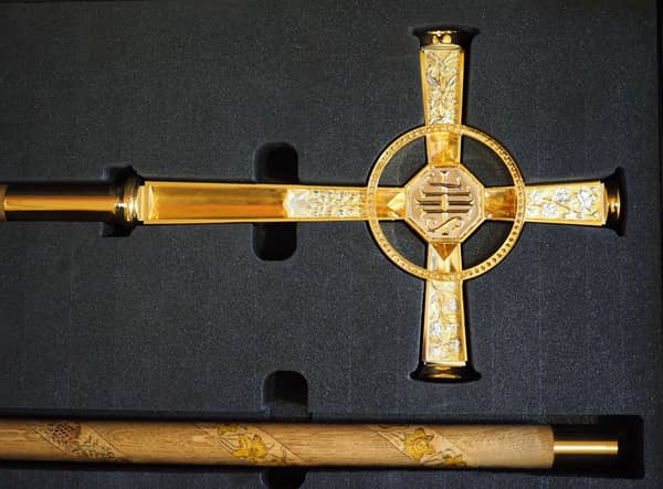 The shaft and cross