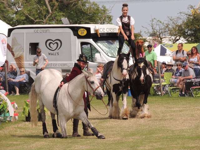 Trick riding show with Gui Godts the Belgian Bouncing Man.