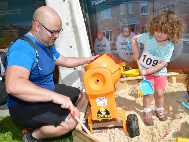 Tim Newton of Metheringham with Lily Newton 2 in NKDC sand pit