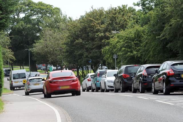 Campaigners fear that traffic travelling along The Avenue is not slowing down sufficiently when they pass the Castle Wood Academy in Gainsborough made worse by lack of road side signs.