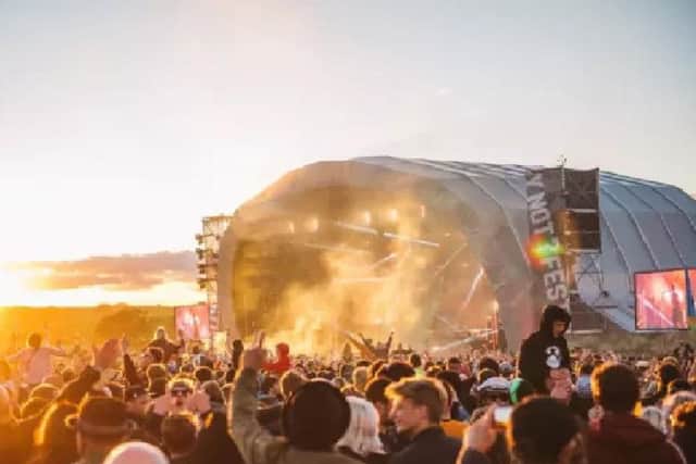 "We are aiming for the rest of today's Main Stage shows to go ahead as planned, but it is dependant on the weather."