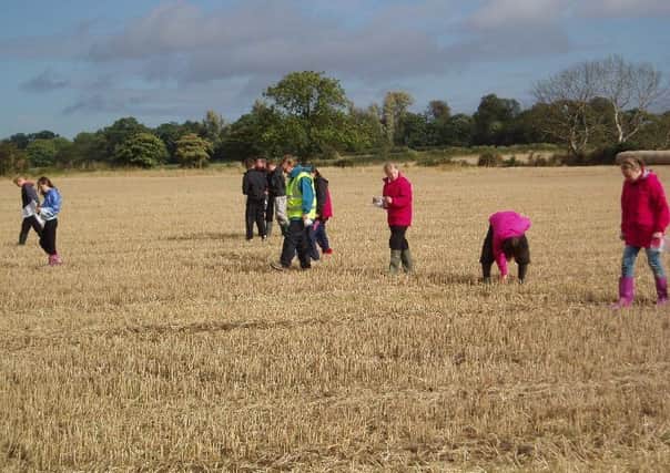 Fieldwalking volunteers getting to know more about Lincolnshires historic landscapes.
