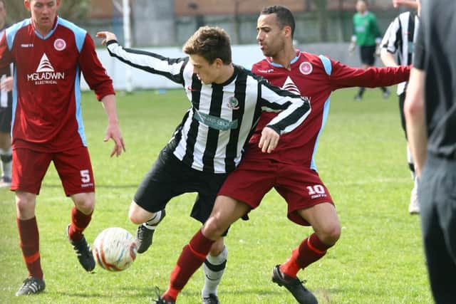 Lincoln Moorlands 0-3 Retford United
Baris NCEL Premier Division
Saturday 4th May 2013
Reece Thompson starts a forward run.
Jon Knight 07825 047766